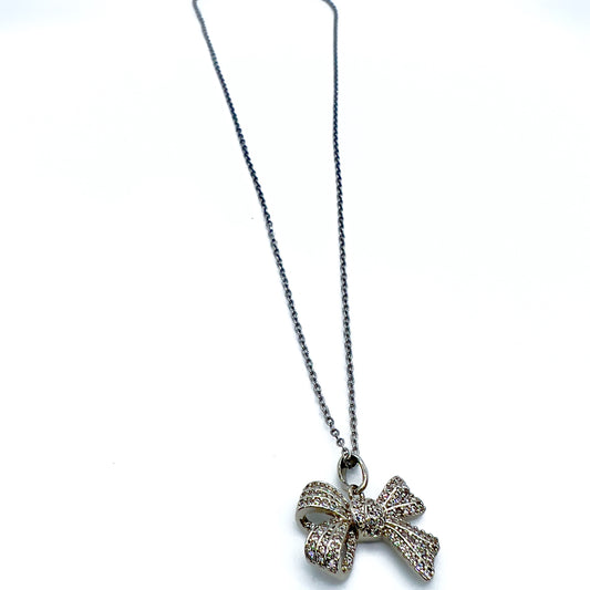 Bow necklace